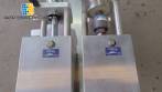 Semi-automatic pneumatic liquid filling machine with two nozzles