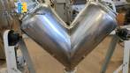 V-shaped mixer in polished stainless steel