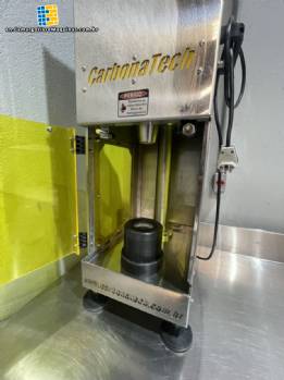 CarbonaTech semi-automatic stainless steel capping machine