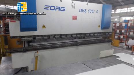 Sheet metal bending machine