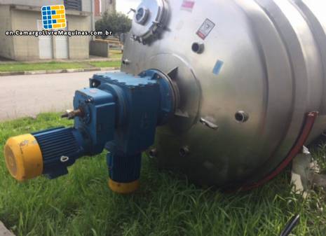 Pressure reactor for pharmaceutical cosmetic and veterinary products Soleri