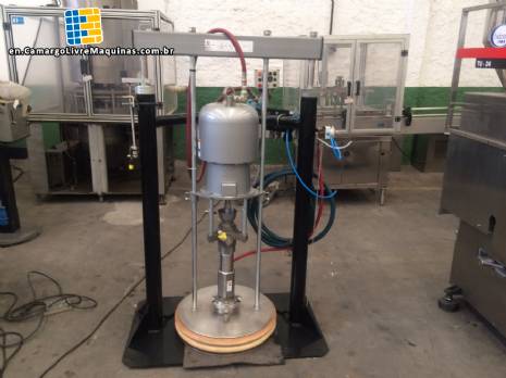 Pump pneumatic piston