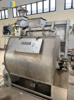 Coppi stainless steel paddle mixer for powders with chopper and side agitators.