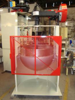 Tilting pan to steam