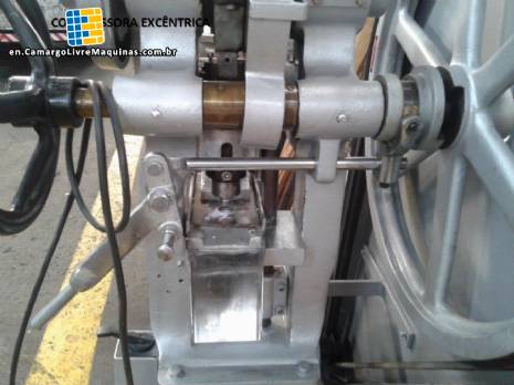 Automatic and semi-automatic eccentric compressor