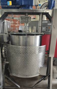Stainless steel gas-powered tilting mixing tank, 300 liters.
