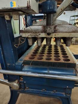 Ice cream cone making machine, cup type, 40 cavities.