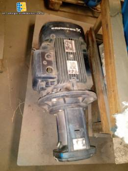 High pressure pump to inject oil into metal mechanical equipment Grundfos