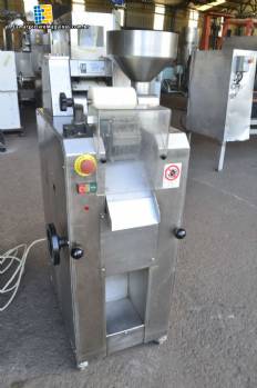 Capeleti and ravioli machine LB Italia