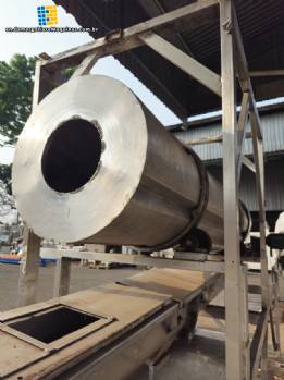 Rotary tube drum and stainless steel screw conveyor mixer for feed