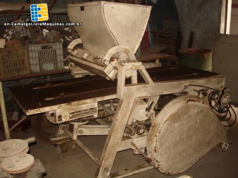 Dough feeder of CGT