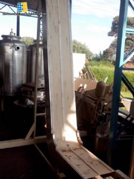 Conveyor feeder in stainless steel Conveyor feeder in stainless steel