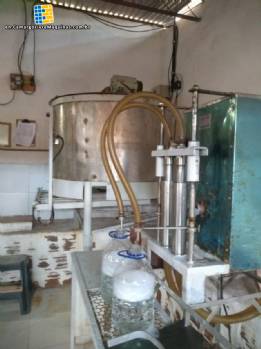 Line for manufacturing cleaning products Line for manufacturing cleaning products