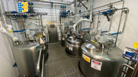 Multinational-scale beverage syrup manufacturing plant with high-standard imported equipment and a 316 stainless steel production line Multinational-scale beverage syrup manufacturing plant with high-standard imported equipment and a 316 stainless steel production line