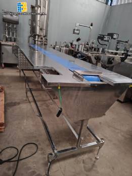 Stainless steel conveyor table with belt for accumulation assembly Stainless steel conveyor table with belt for accumulation assembly