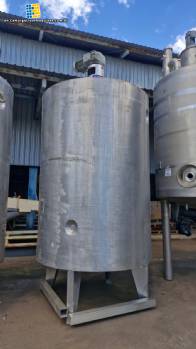 Stainless steel jacketed mixing tank, 5,000 liters, APV Stainless steel jacketed mixing tank, 5,000 liters, APV